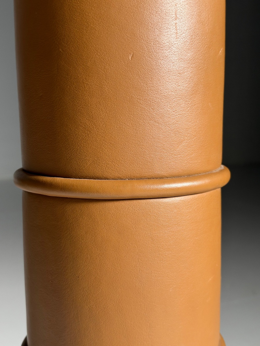 Large Leather Table Lamp-photo-2