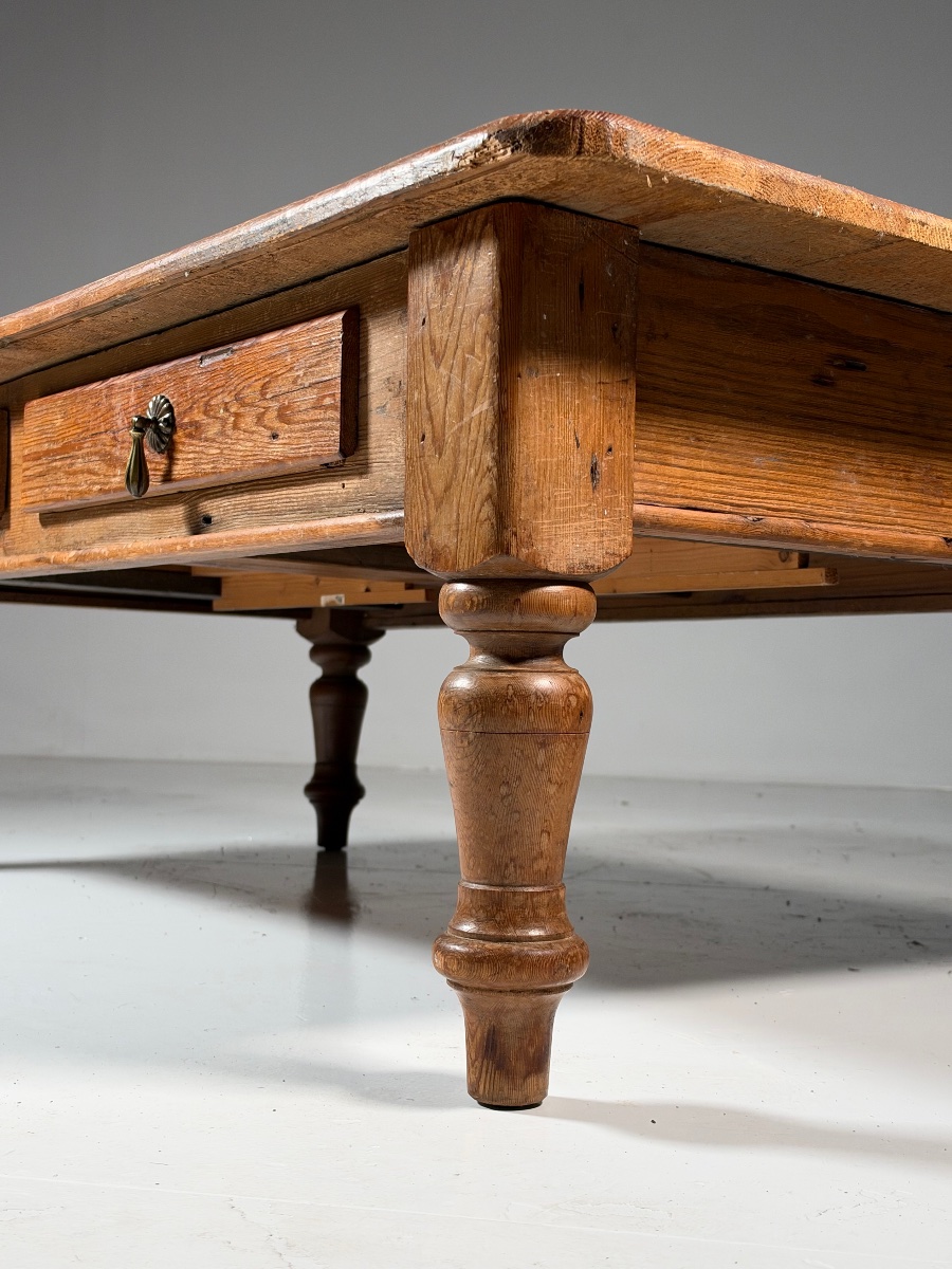 Rustic-style Pine Coffee Table-photo-6