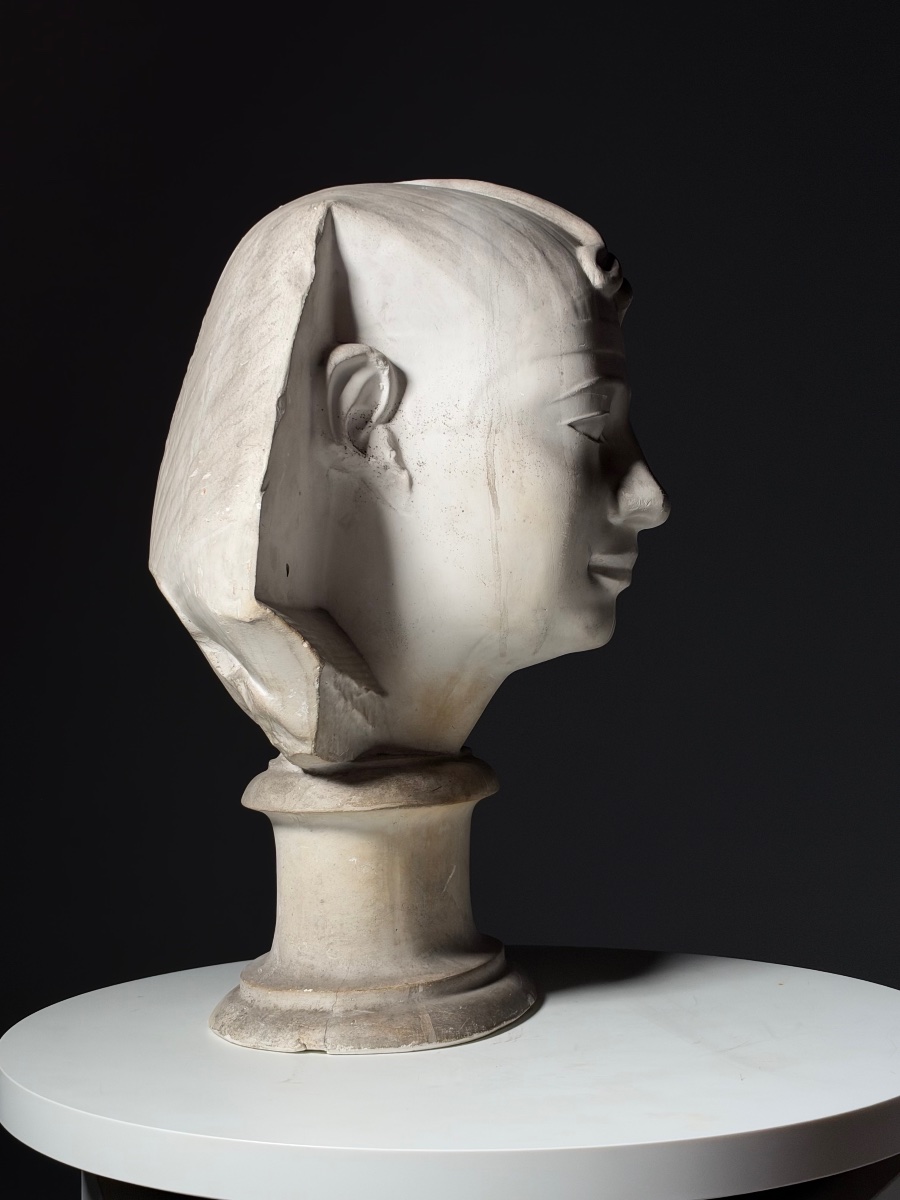 Buste en plâtre d'un pharaon égyptien-photo-4