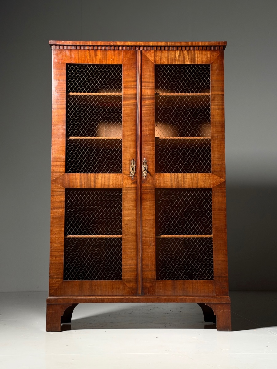 Vitrine en acajou du XIXe siècle