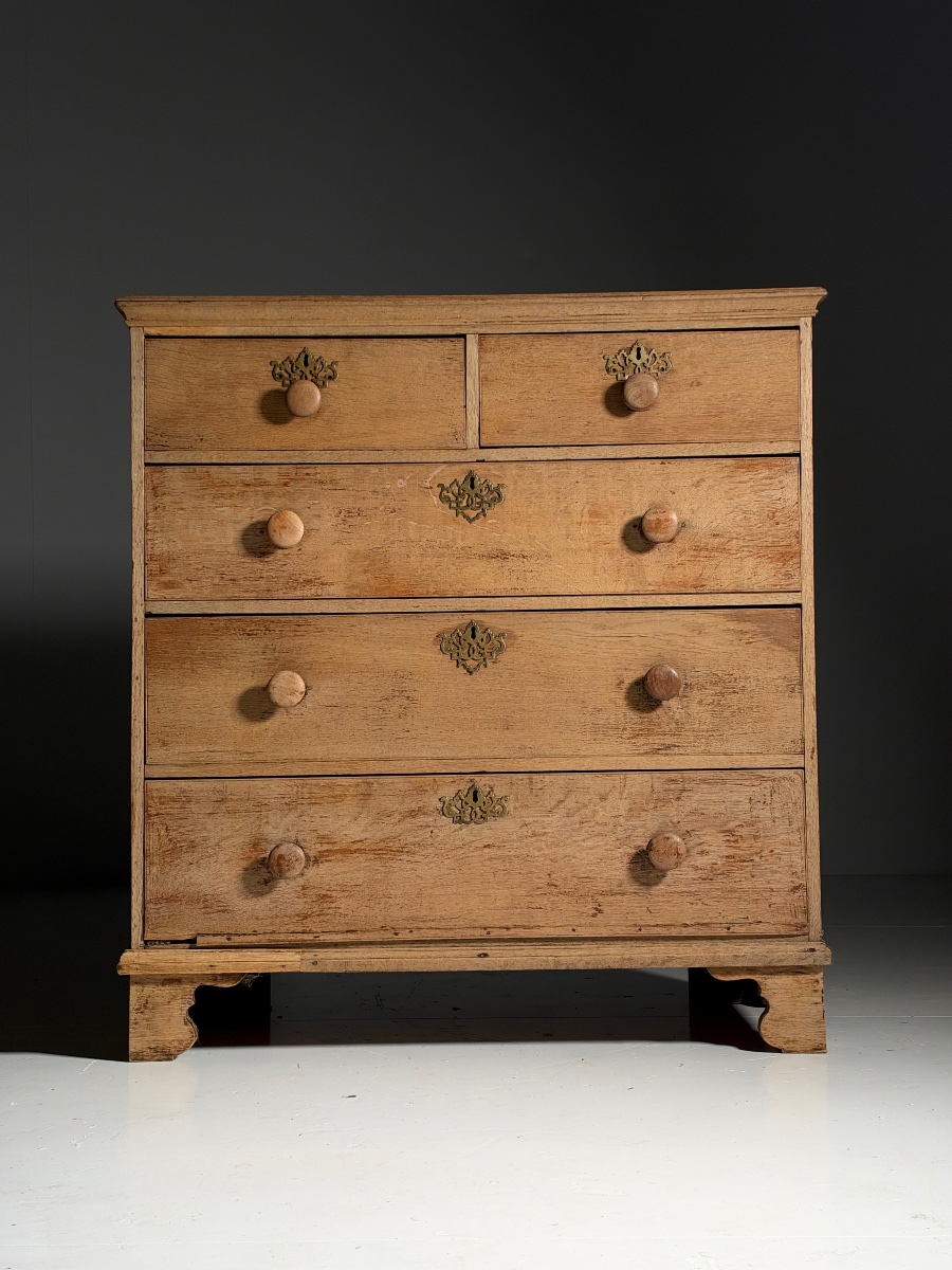 Commode anglaise en chêne du XIXe siècle