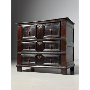 Commode anglaise du XVIIe siècle en chêne