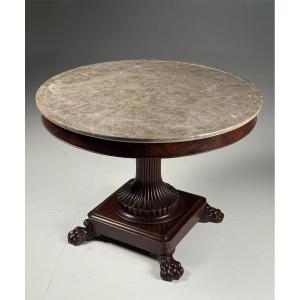 Table centrale en acajou, XIXe siècle