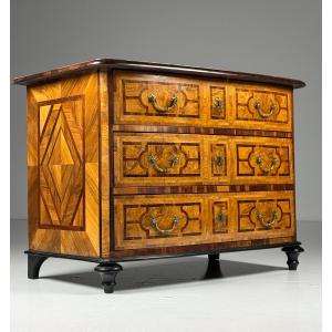 Commode en marqueterie du XVIIIe siècle