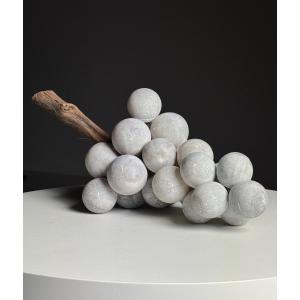 Grappe de raisin gris albâtre