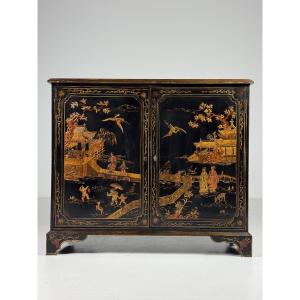 Petit meuble laqué de style chinoiserie, XXe siècle