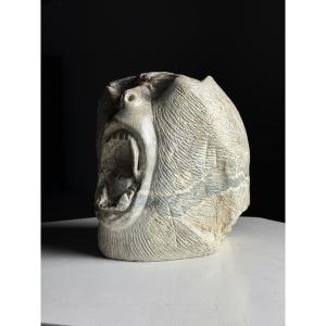 Sculpture représentant un singe hurlant, XXe siècle