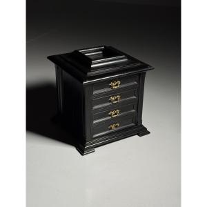 19th-century Jewelry Box, Black
