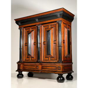 Armoire à colonnes de style baroque hollandais, vers 1710