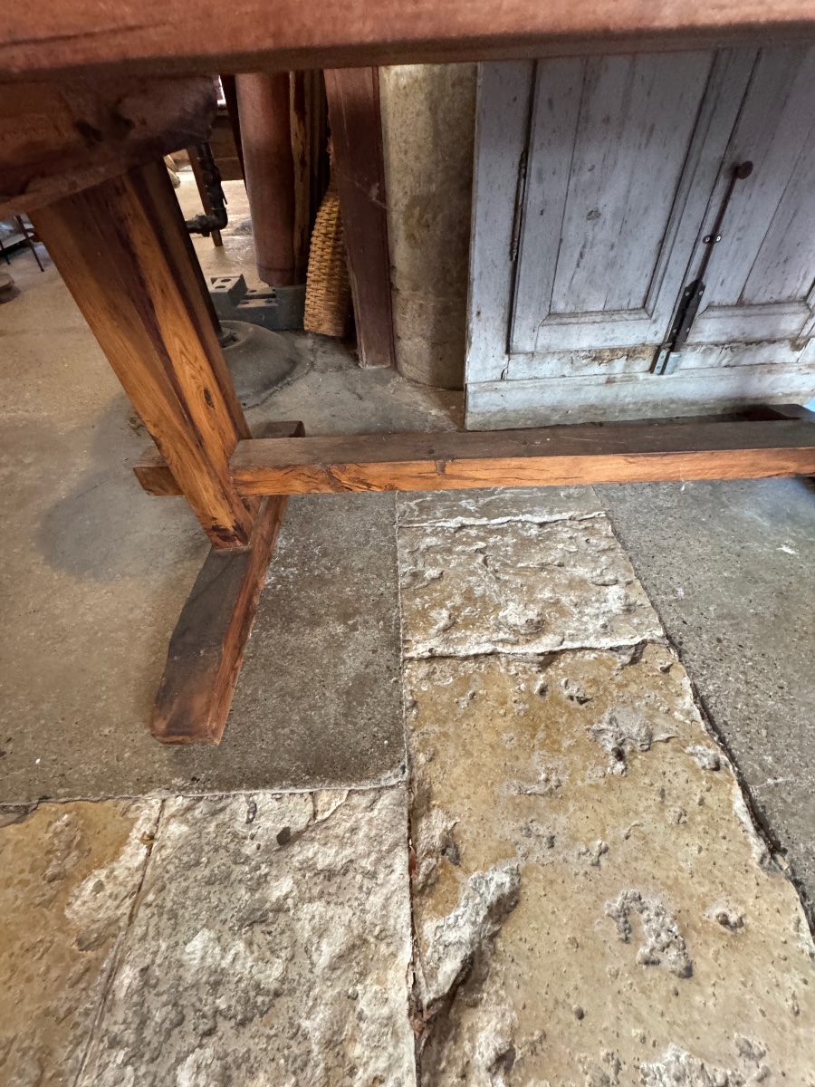 Large Table-photo-3