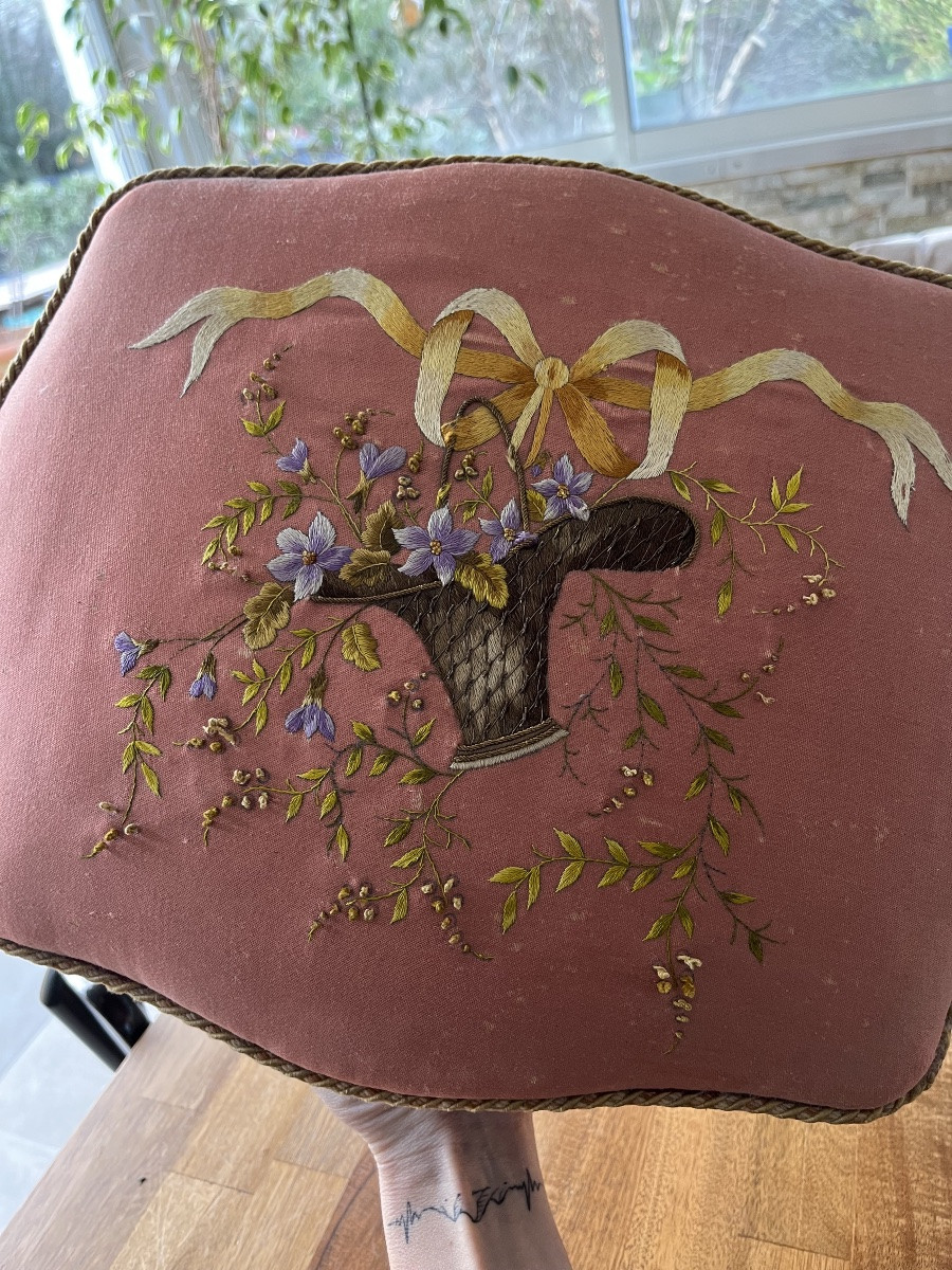 Antique 19th-century Footstool With Gilt Wood And Embroidery -photo-4