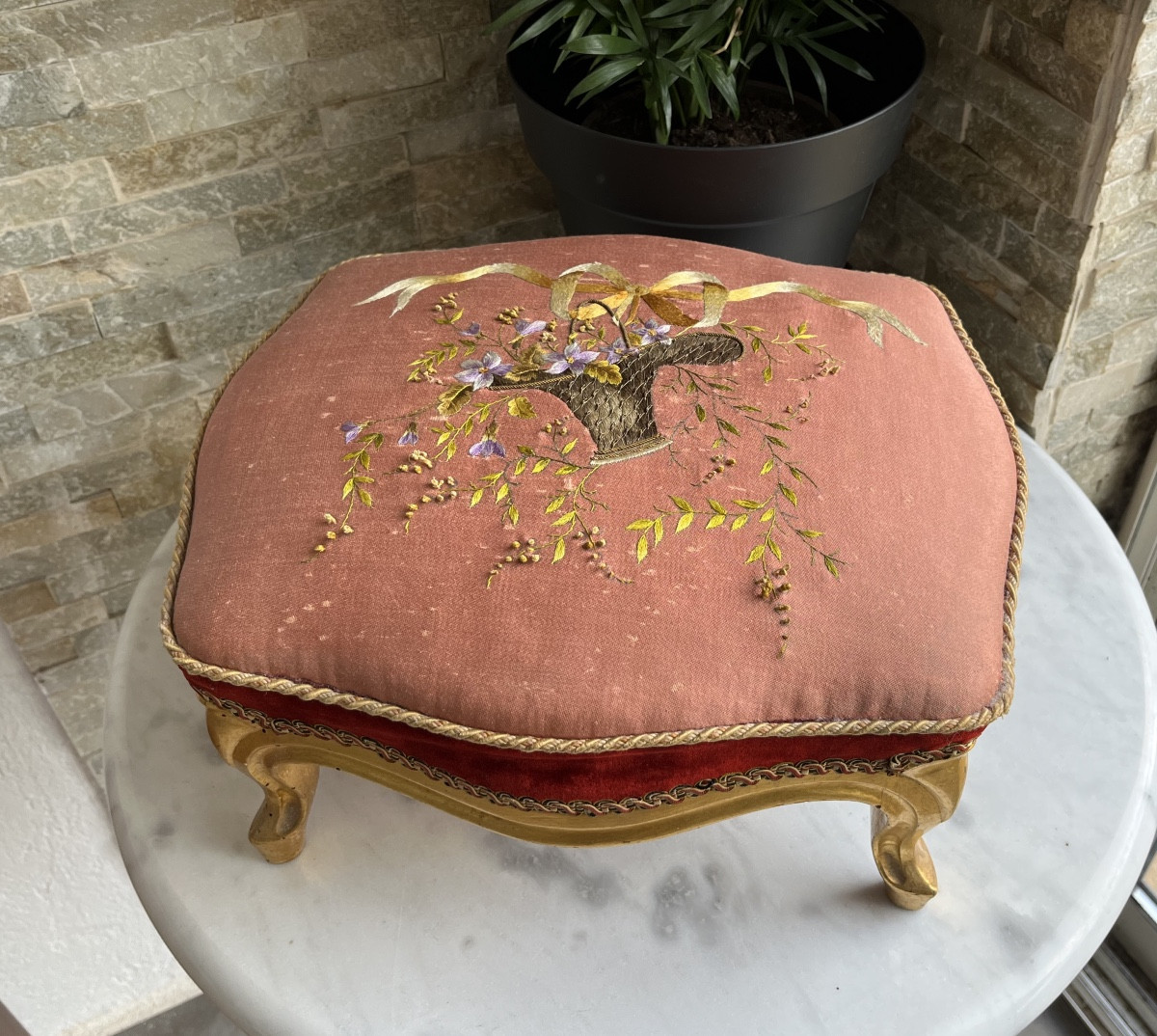 Antique 19th-century Footstool With Gilt Wood And Embroidery 