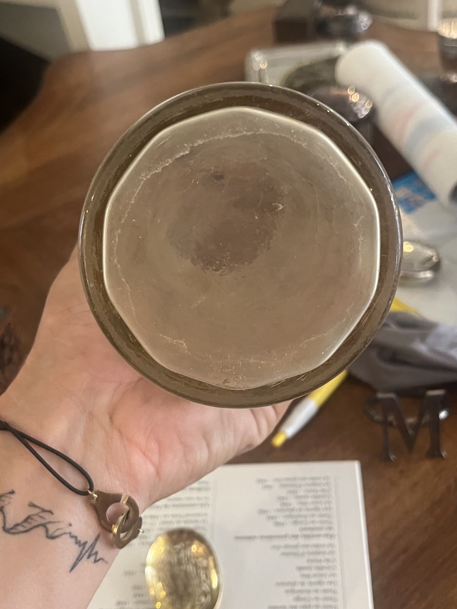 Late 19th-century Chiseled Glass Roll Vase Accented With Gold -photo-2