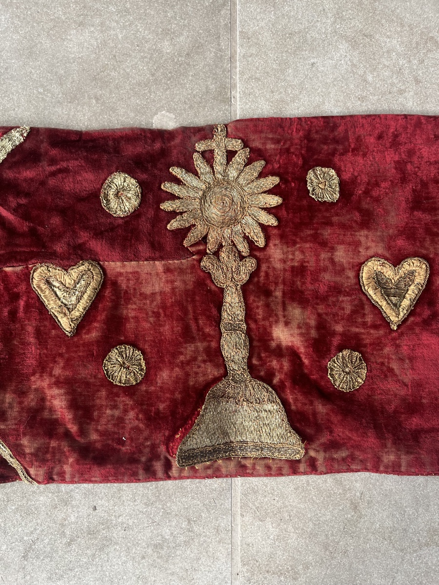 19th-century Religious Altar Front Made Of Velvet And Silk Embroidery -photo-2