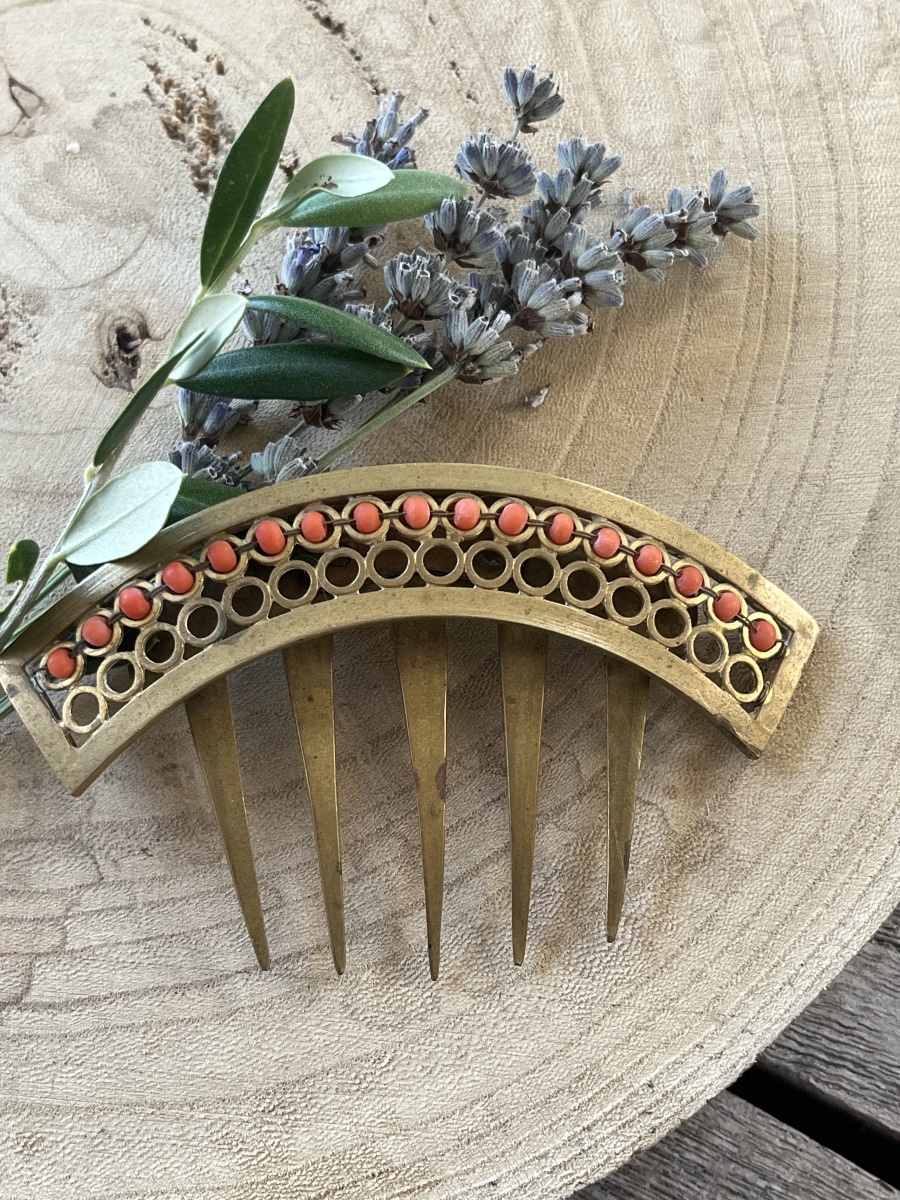 Mid-19th-century Brass And Coral Tiara Comb 