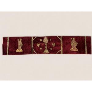 19th-century Religious Altar Front Made Of Velvet And Silk Embroidery