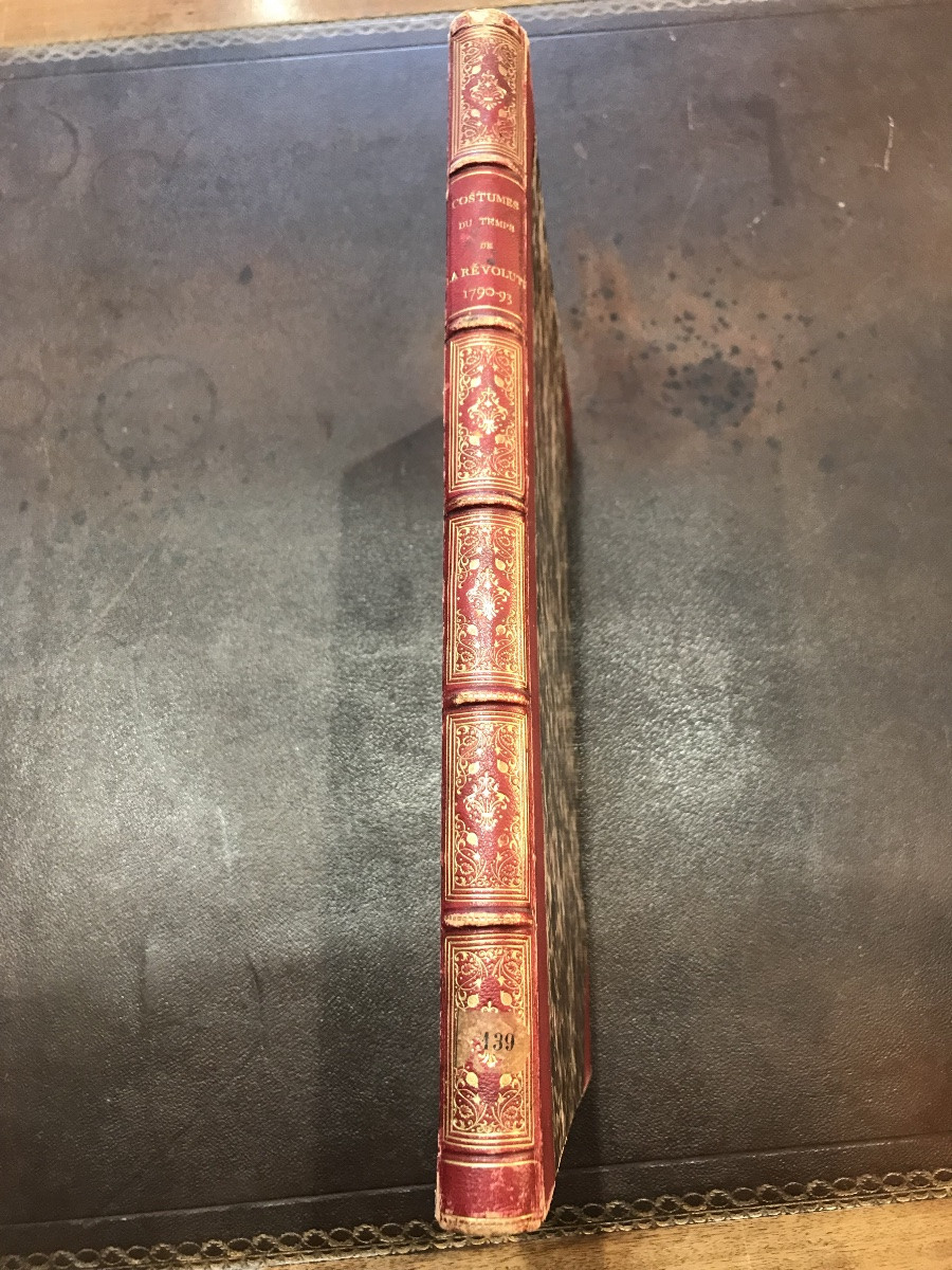 Costumes From The Time Of The Revolution -photo-4