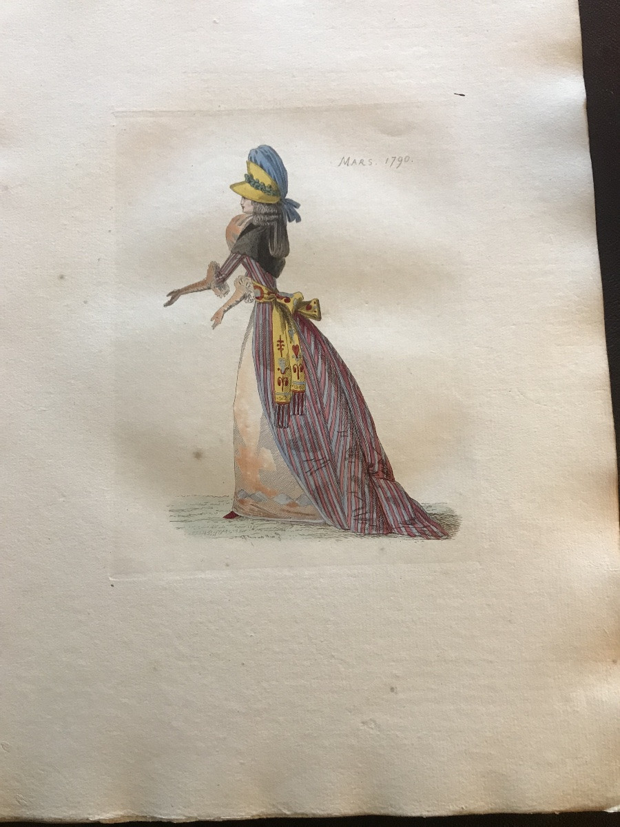 Costumes From The Time Of The Revolution -photo-2