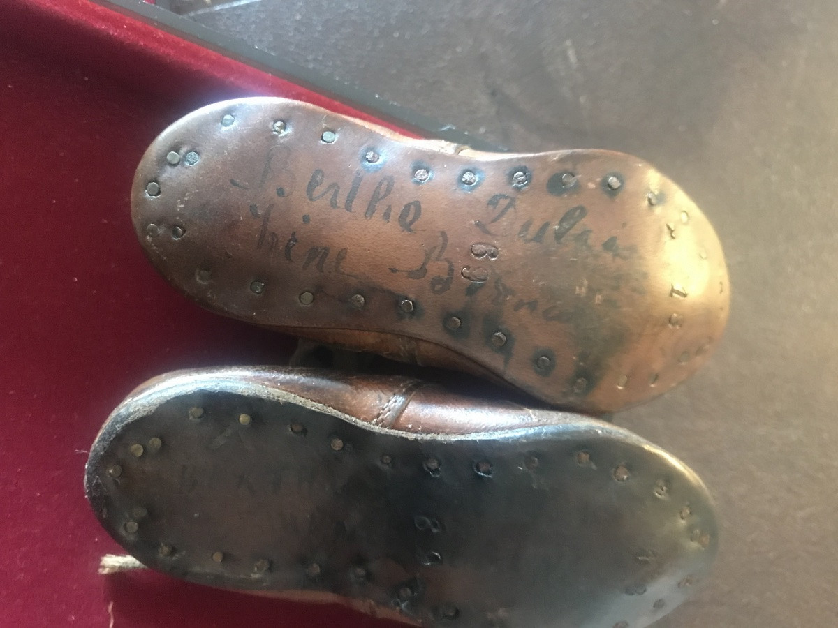 Pair Of Children's Shoes From The Early 20th Century.-photo-2