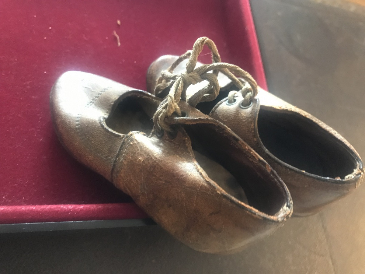 Pair Of Children's Shoes From The Early 20th Century.-photo-2