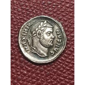 Argenteus  Maximin Hercule. 
