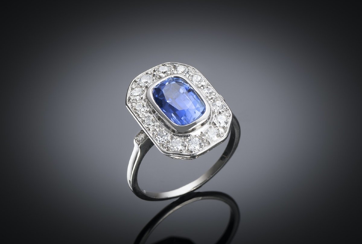 French Art Deco Ring Circa 1935, Glannes R. Former Maison Duran, Natural Sapphire (4 Carats)