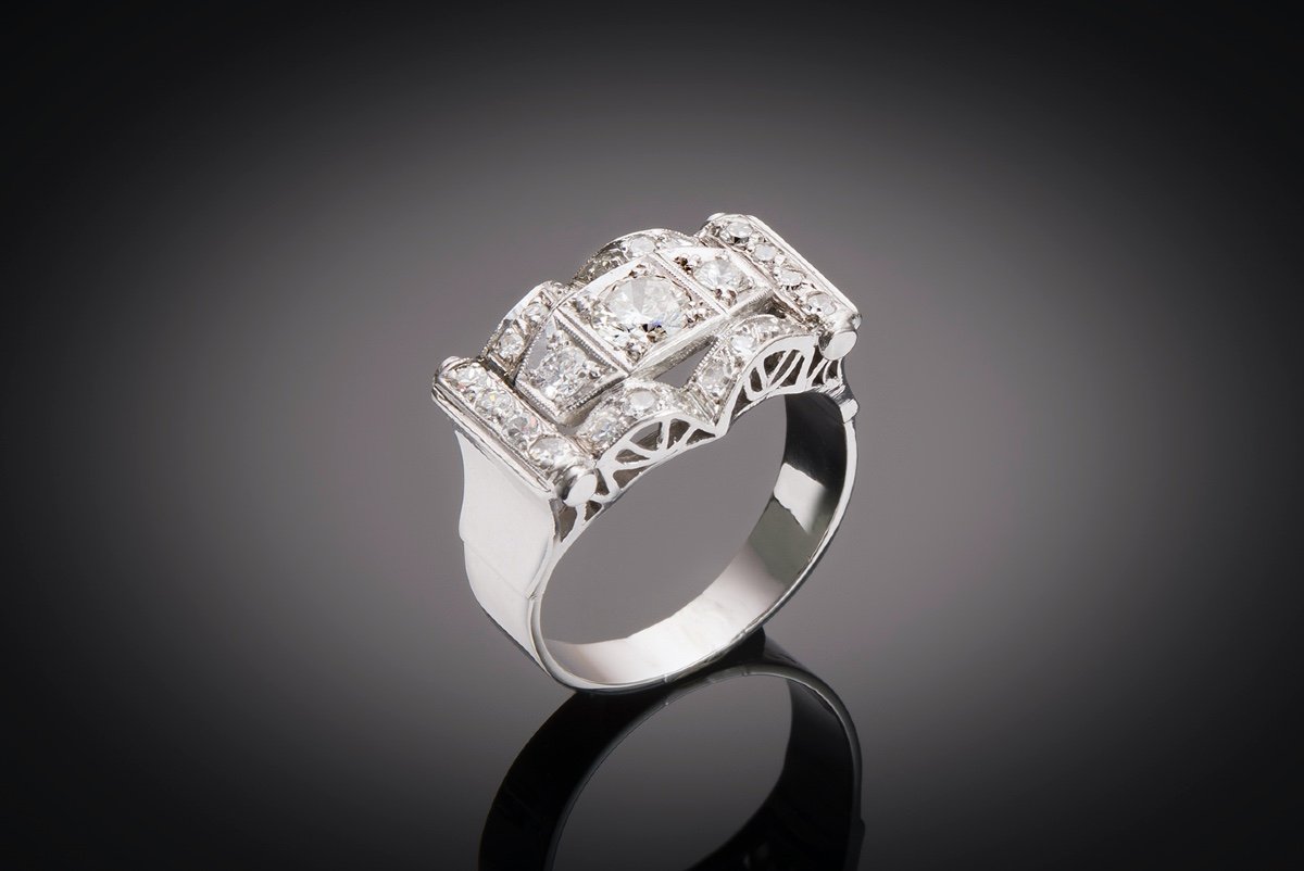 Modernist Ring Circa 1935 Diamonds (1.5 Carat)