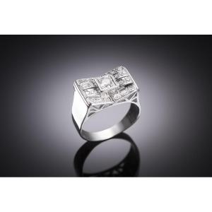 Modernist Diamond Ring (1 Carat). French Work Circa 1935.