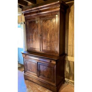 Buffet / Armoire Double Corps Louis Philippe En Bois De Noyer 