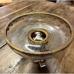 Coupe sur pied en cristal de Baccarat, bronze et émail 