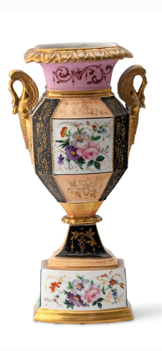 Vase En Porcelaine Empire Français