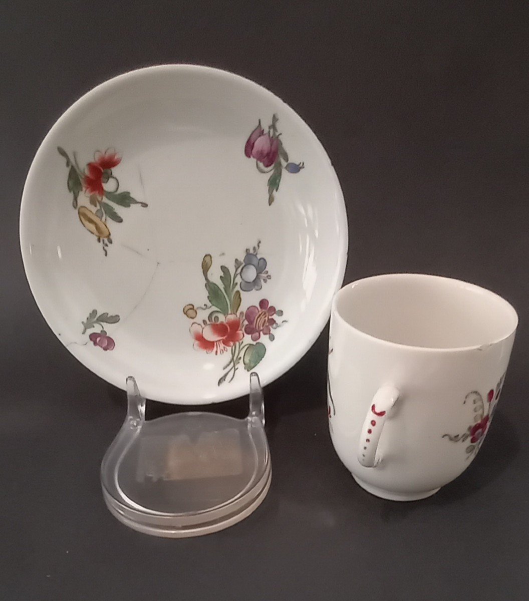 Decorated Polychrome Porcelain Cup -photo-1