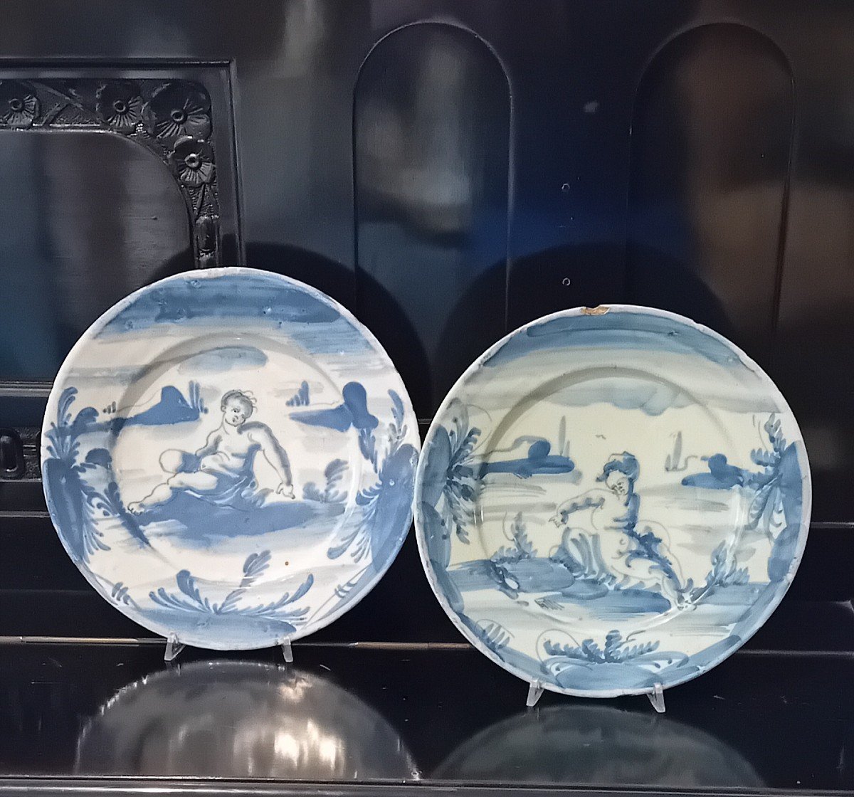 Two Ancient Italian  Maiolica Plates,-photo-1