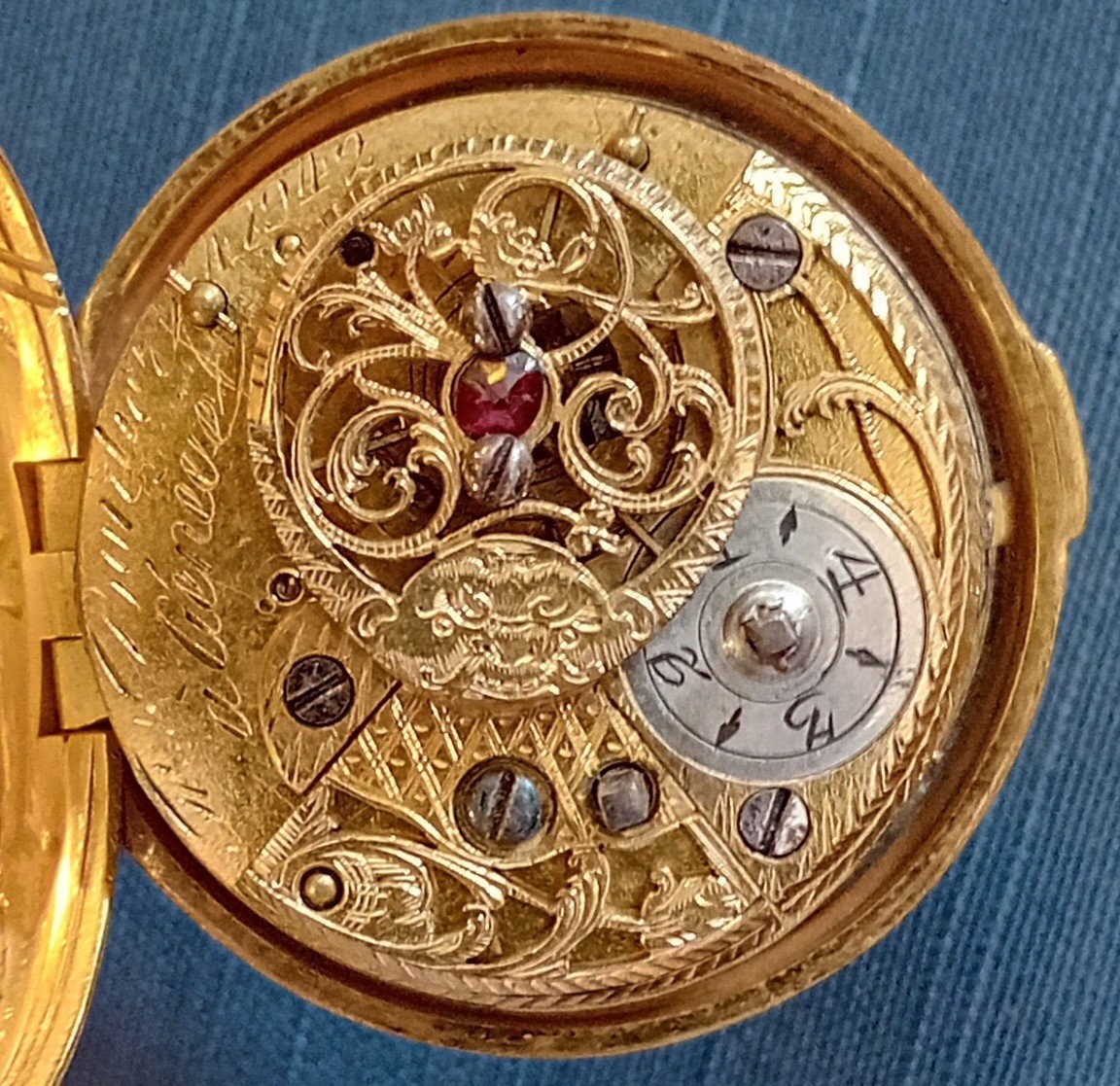 Montre de poche en or et émail du XVIIIe siècle-photo-4
