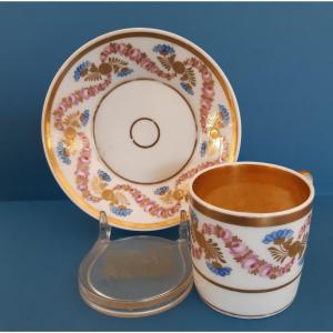 élégante Tasse Avec Soucoupe En Porcelaine Polychrome