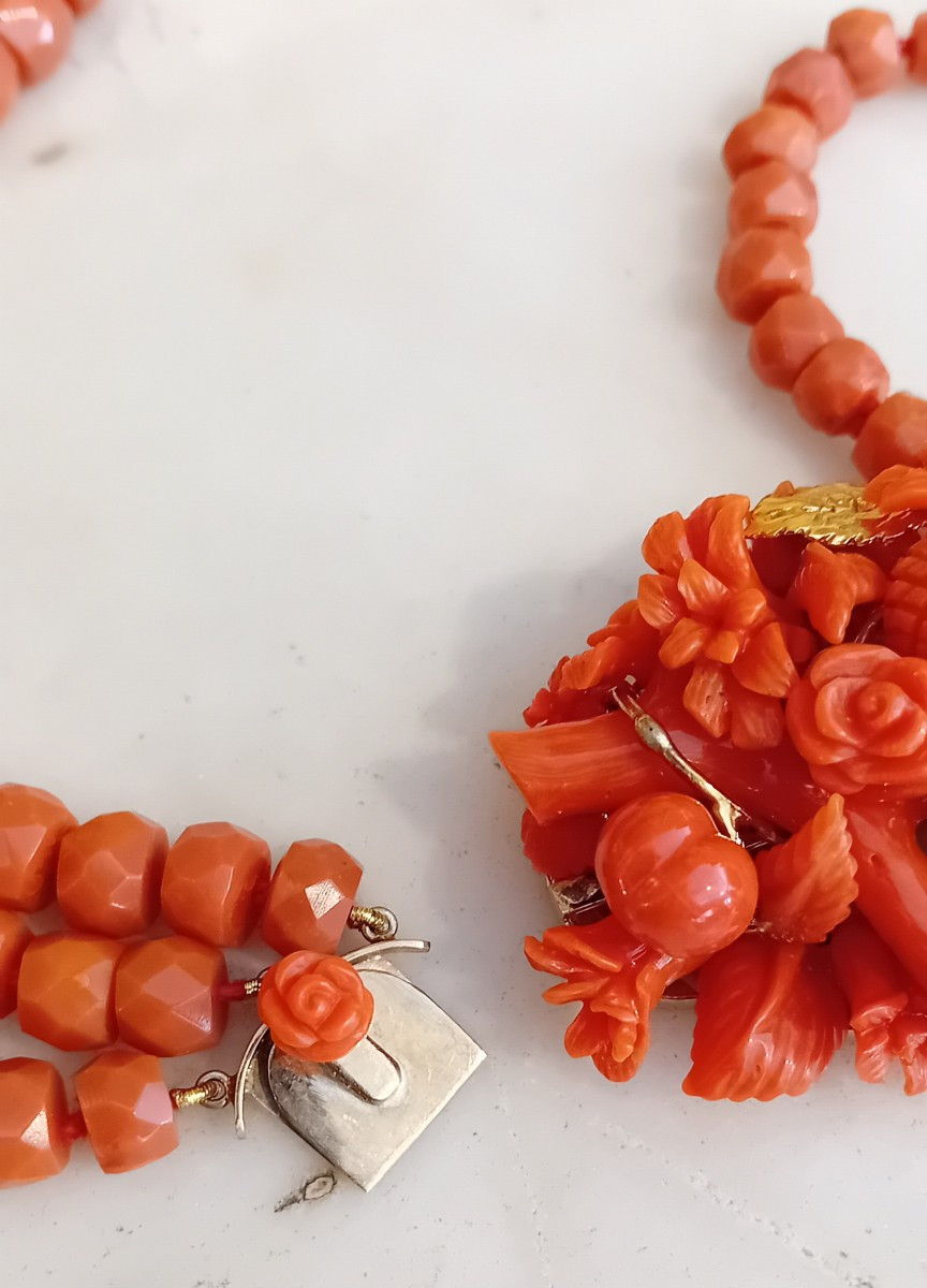 Great Three Strand  Necklace In Sciacca Coral And Gold-photo-2