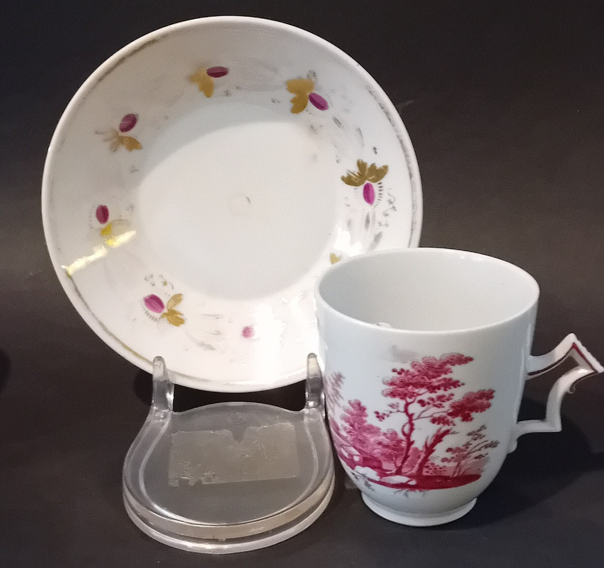 tasse ancienne en porcelaine décorée en monochrome, avec soucoupe, ancienne manufacture Ginori 