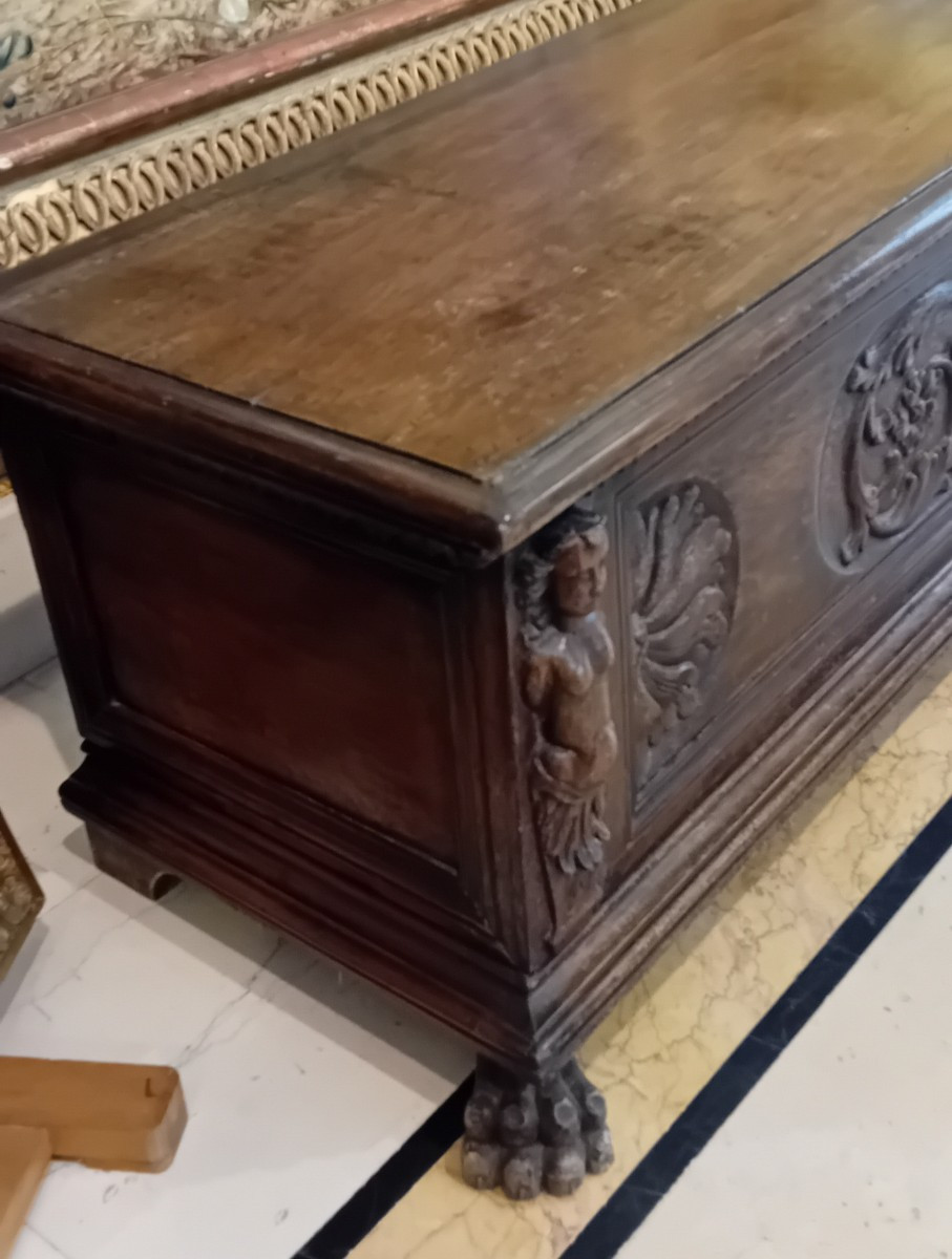Antique Tuscan Chest In Walnut-photo-4