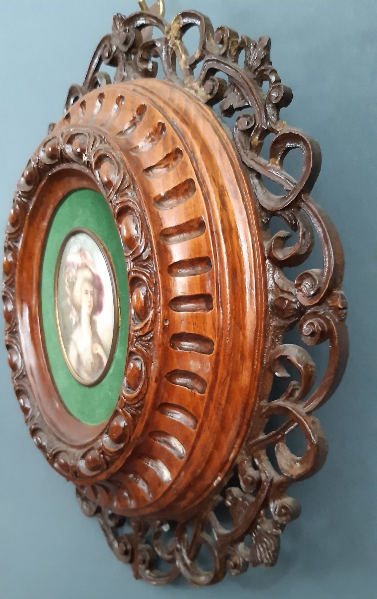 Antique Miniature On Ivory And Gold, With Fine Carved Wood Frame-photo-3
