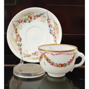 coupe en opaline à décor de fleurs de la fin du XVIIIe siècle