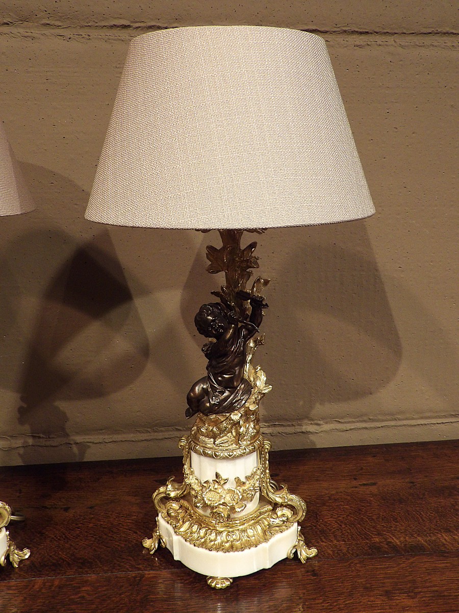 Pair Of Bronze And White Marble Table Lamps With Putti-photo-2