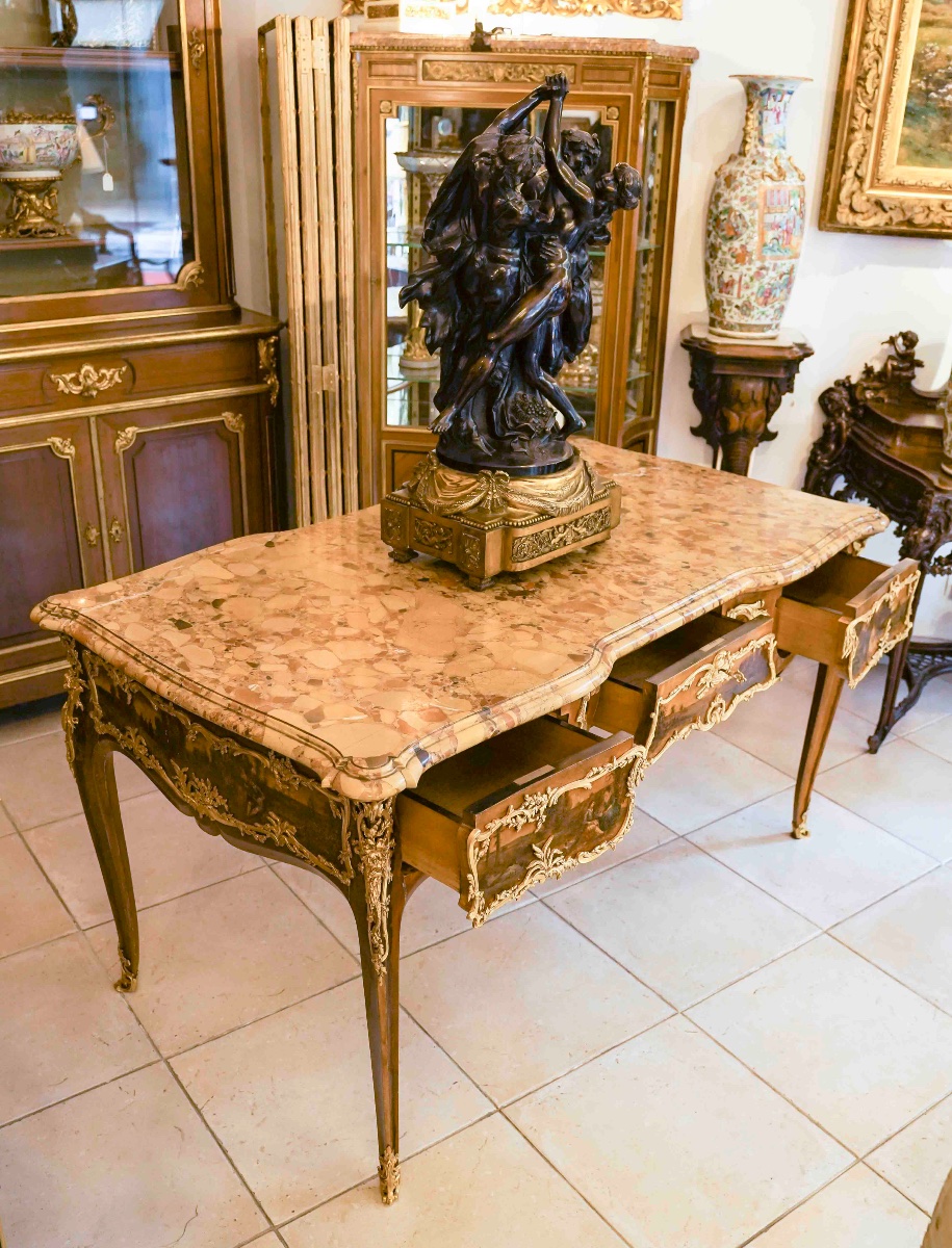 Bureau  En Vernis Martin  estampillée SWIENER