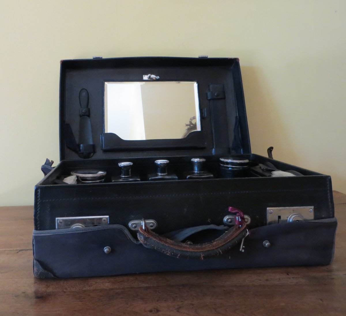 Necessaire De Voyage Pour Monsieur XXe
