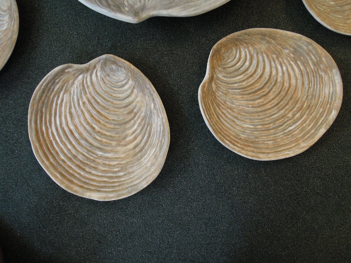 Ensemble de 8 asiettes et 1 plat en forme de coquillages de Marcel Guillot-photo-3