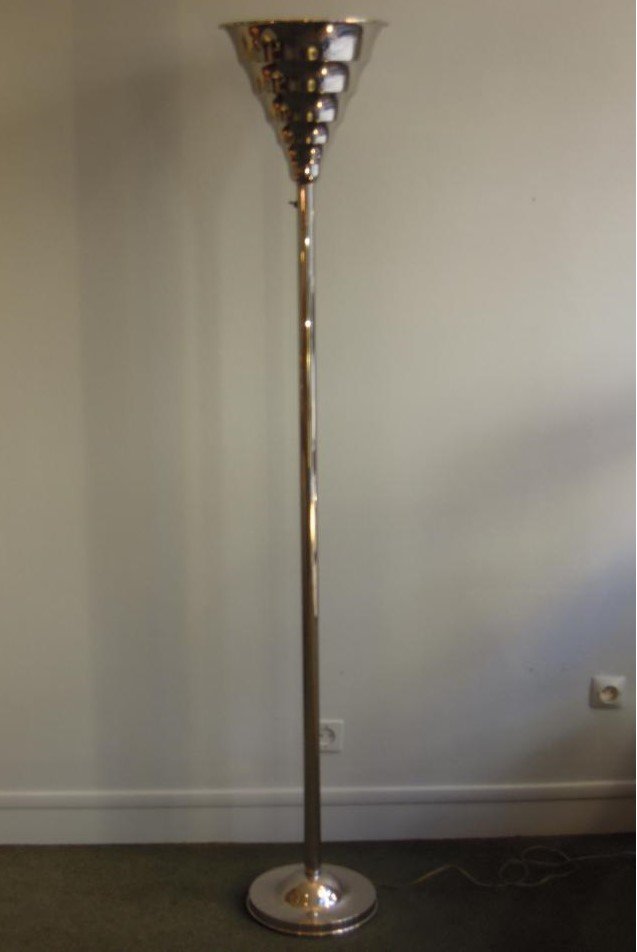 Lampadaire Art-Déco en métal chromé