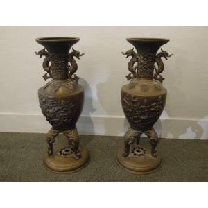 Paire de vases chinois en bronze patiné, XIXe siècle