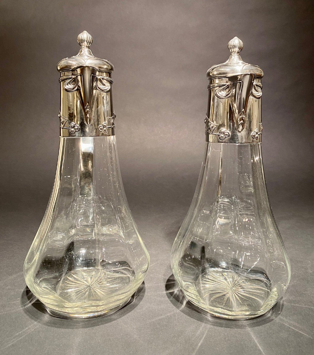 Pair Of Ewers Or Wine Carafes In Crystal And Silver Mounts Decorated With Flowers - Art Nouveau-photo-3