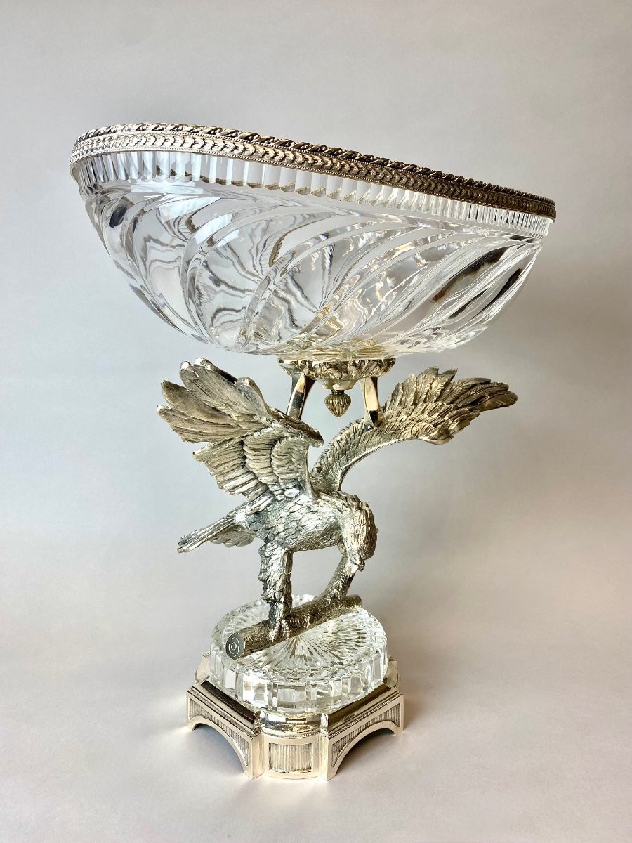 centre de table en métal argenté orné d'une coupe en cristal de Baccarat -photo-1