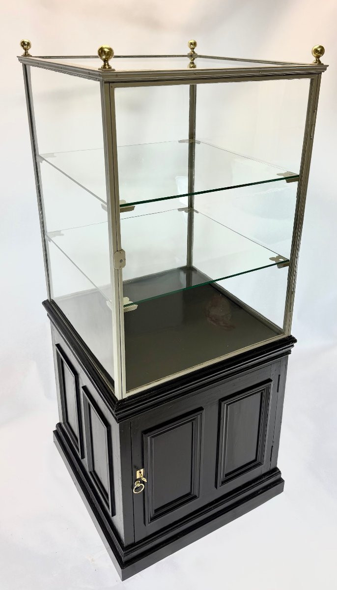 une vitrine en fer du début du XXe siècle -photo-3