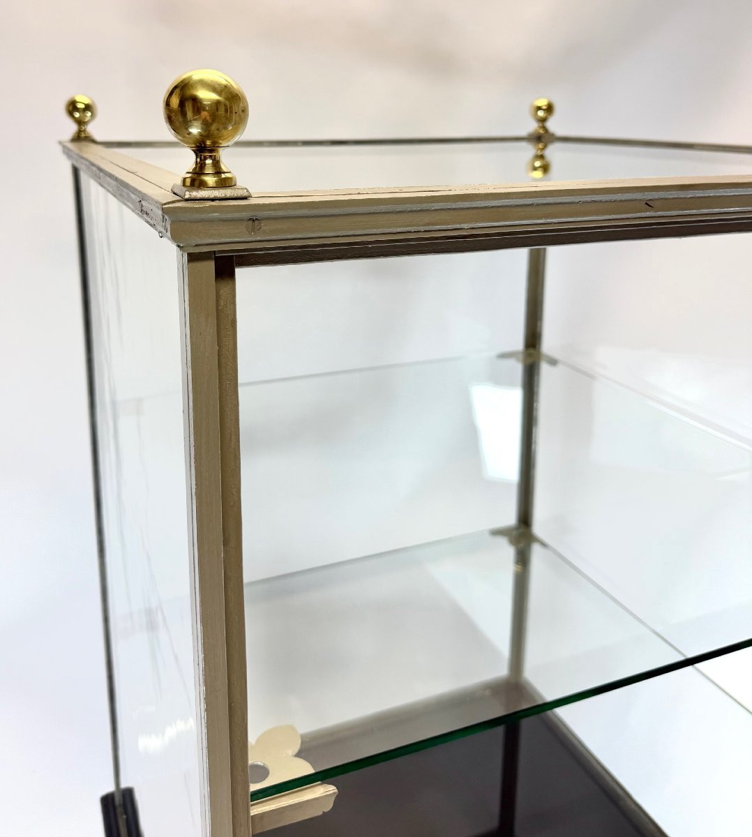 une vitrine en fer du début du XXe siècle -photo-6